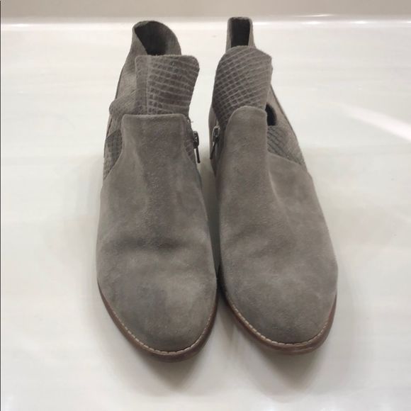 Seychelles Score Charcoal Leather Booties - Picture 6 of 12